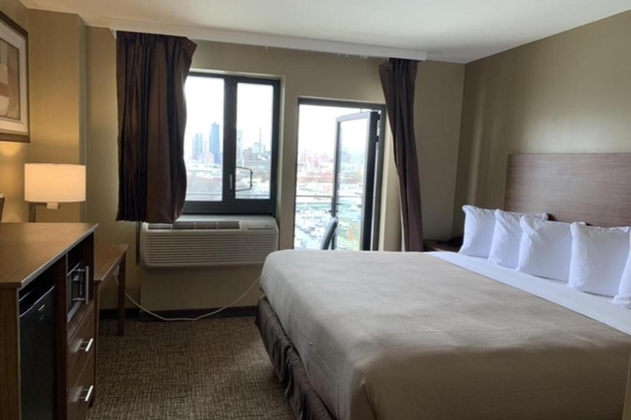 Astoria Delancy Inn & Suites New York Exterior photo
